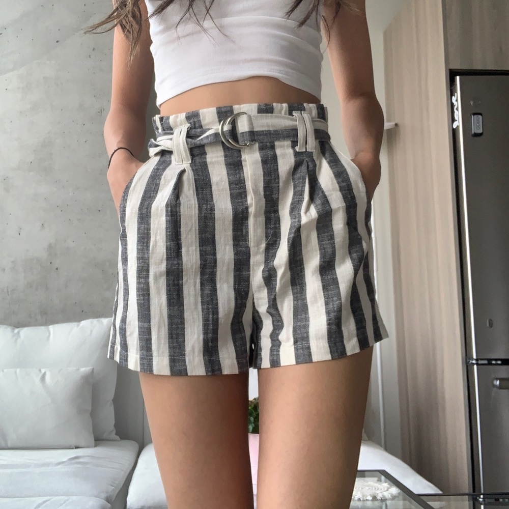 Linen shorts